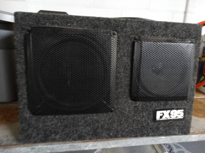 lot 1013 image: Karco FX95 digital effect series speaker.