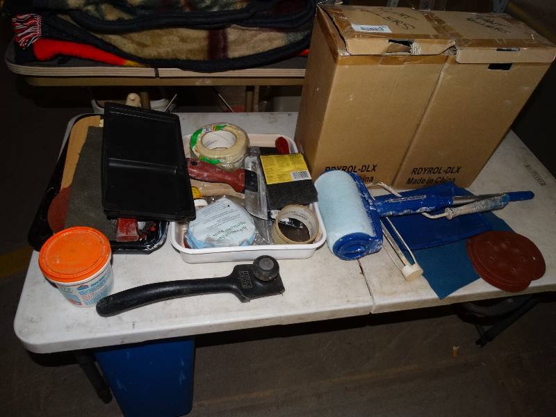 lot 1033 image: Lot of painting accessories.