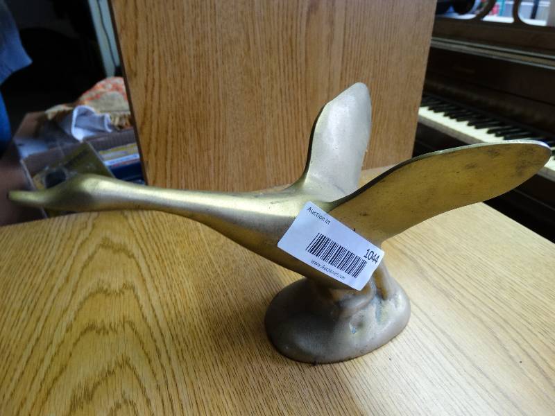 lot 1044 image: Metal duck.