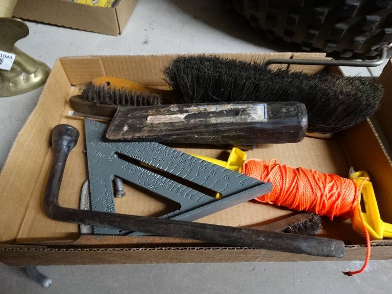 lot 1046 image: Wedge, square, magnet, brush, and other hand tools.