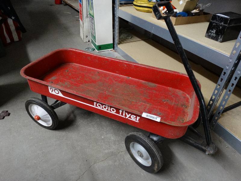 lot 1063 image: Radio flyer wagon.