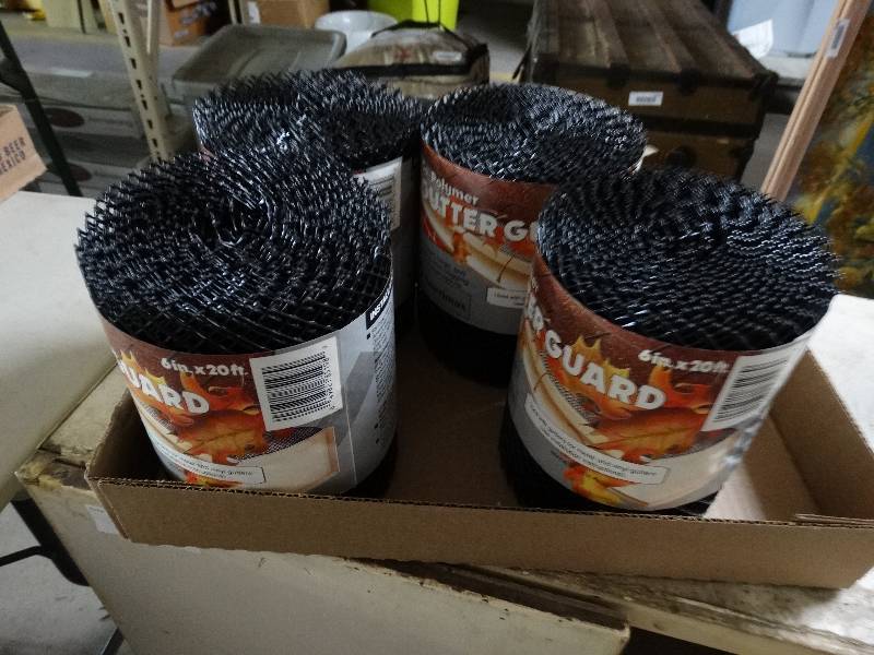lot 1086 image: 4 new packs of gutter guard.