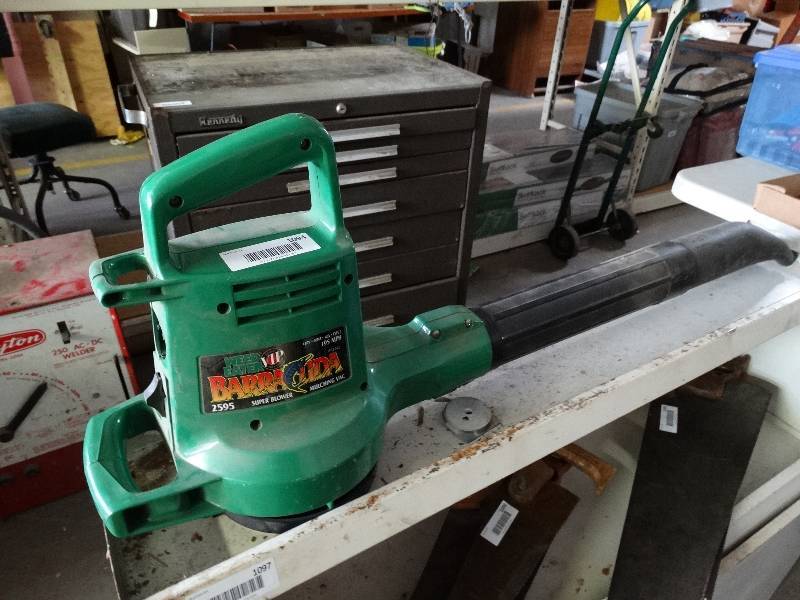 lot 1094 image: Weed eater barracuda super blower works.