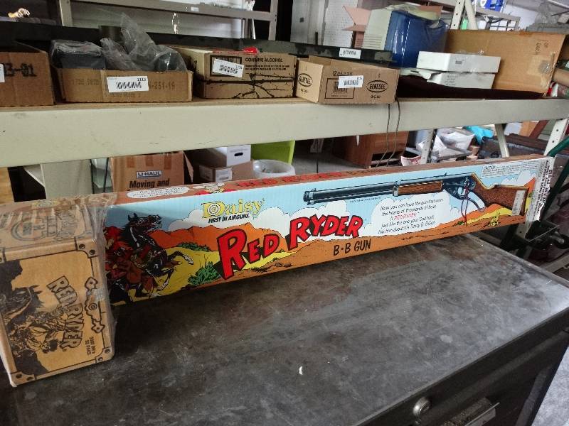 lot 1111 image: Daisy BB gun with red ryder BBs