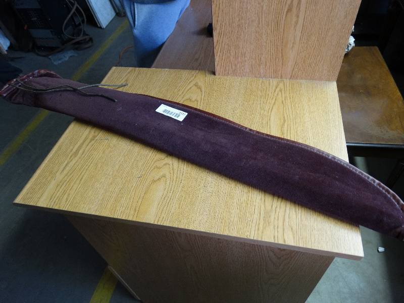 lot 1117 image: Remington 12 gauge shotgun barrel for 2 34 shells.