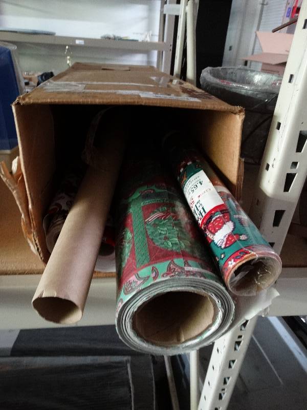 lot 1120 image: Lot of wrapping paper.