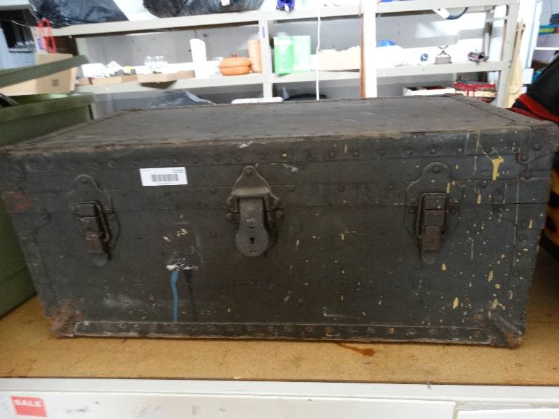 lot 1153 image: Vintage wood chest with contents.