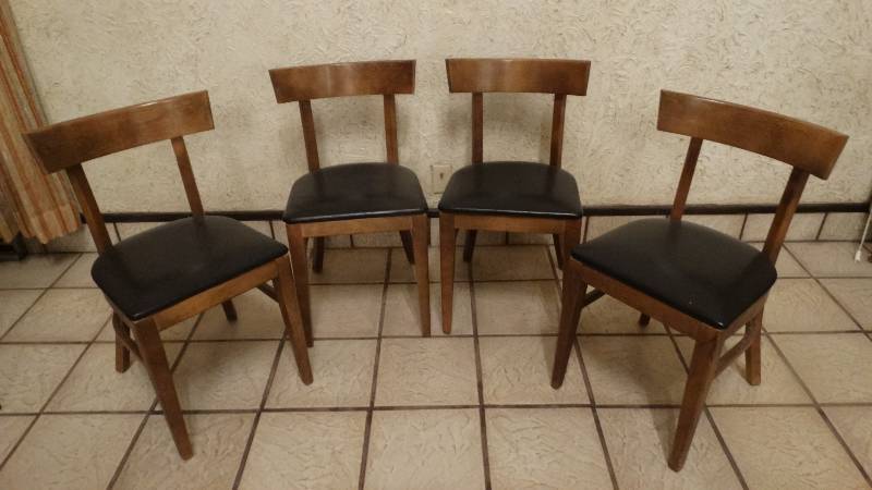 lot 123 image: 4 vintage dining chairs