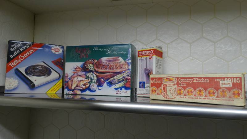 lot 146 image: Lot of various items New in box