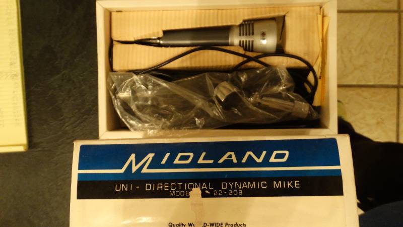 lot 159 image: Midland uni-directional dynamic Mike in box