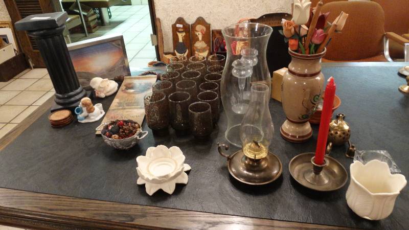 lot 170 image: Lot of various home decor items