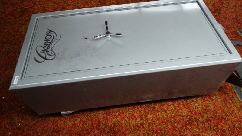 lot 174 image: Large Canon digital gun safe