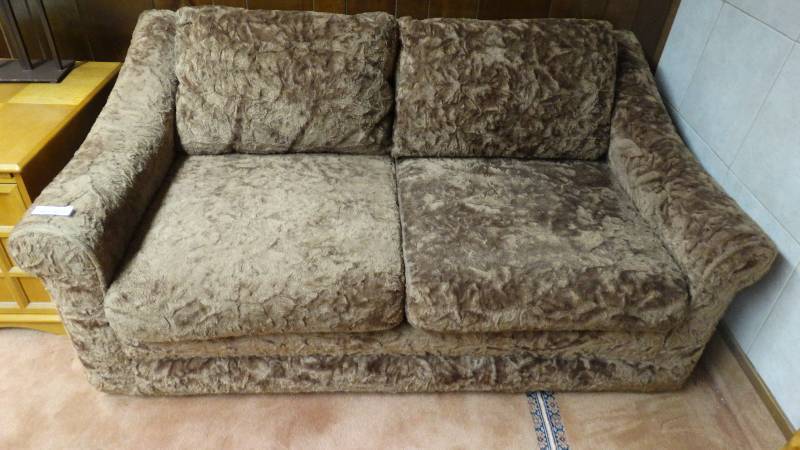 lot 199 image: Vintage loveseat- Very Neat Piece