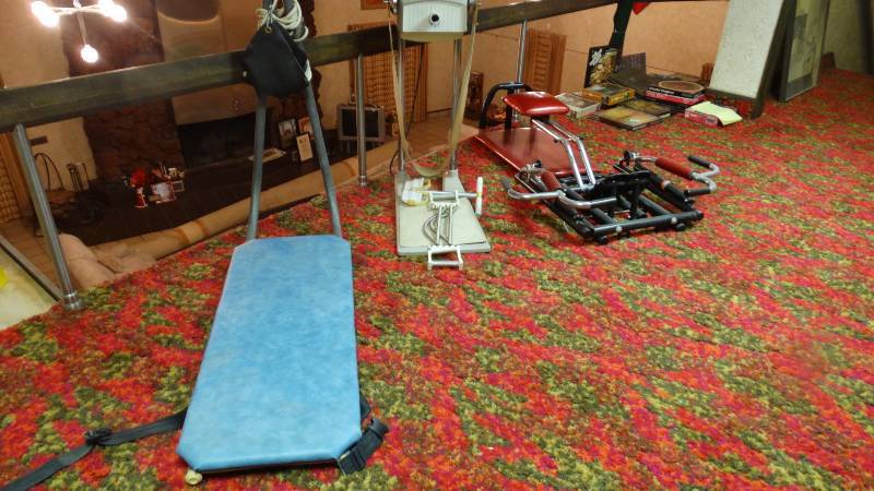 lot 207 image: 3 pcs of exercise equipment