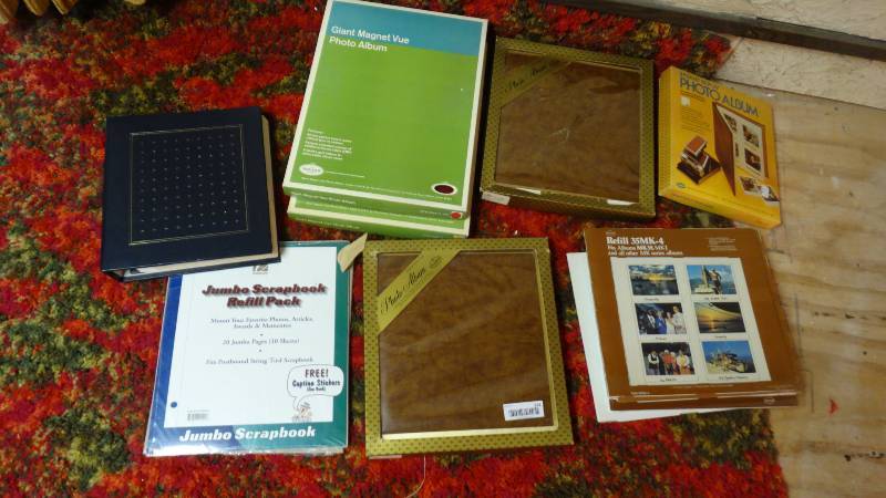 lot 214 image: Lot of photo albums
