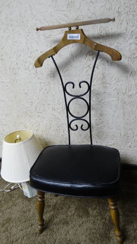lot 217 image: Chauvet & lamp