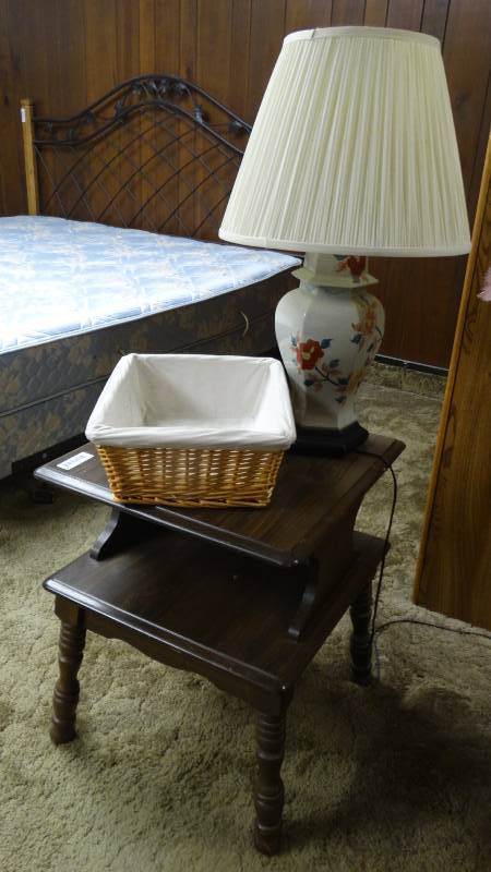 lot 220 image: Vintage end table w basket & lamp w shade