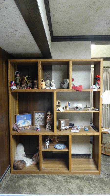lot 222 image: Oak framed media center shelf unit