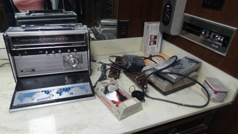 lot 244 image: Various electronics