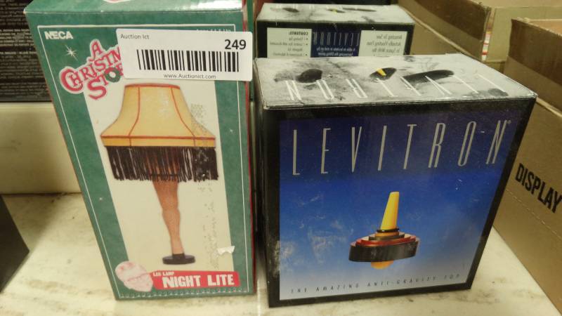 lot 249 image: Night light anti gravity top in box