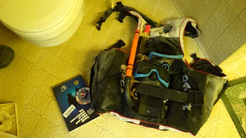 lot 252 image: Scuba diving gear
