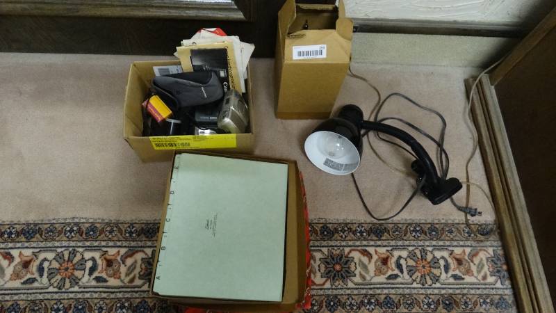 lot 255 image: Cameras 2 clip lamps folders