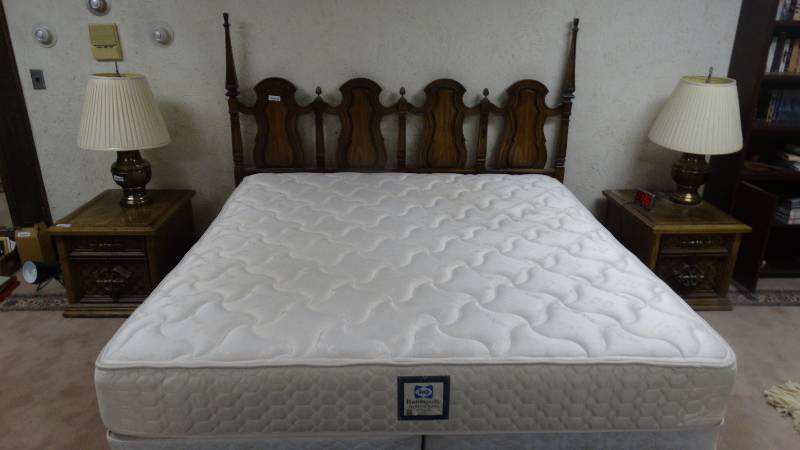 lot 258 image: King size complete bed- Headboard Sealy mattress & box spring frame