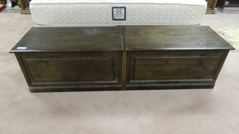 lot 259 image: 2 compartment blanket chest