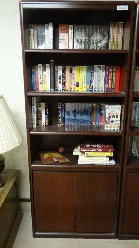 lot 264 image: Cherry bookshelf w under storage