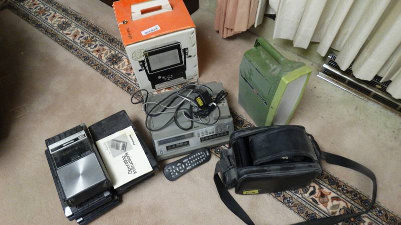 lot 271 image: Lot of electronics