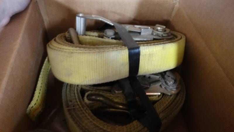 lot 334 image: 2 ratchet straps
