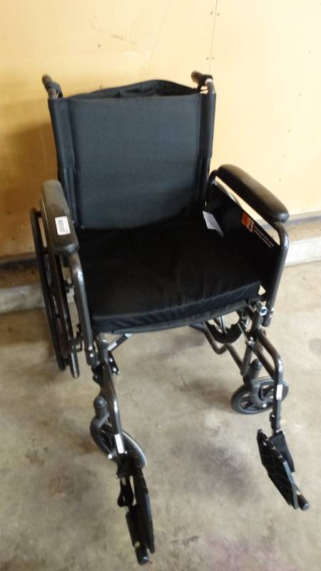 lot 337 image: Wheelchair w seat pad