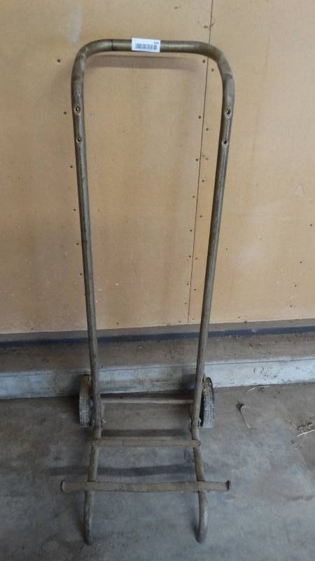 lot 338 image: 2 wheel dolly