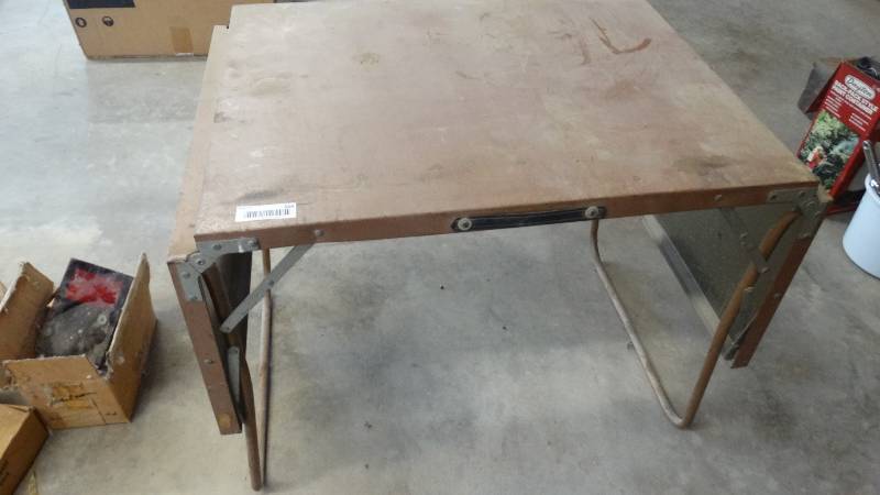 lot 344 image: Metal folding table