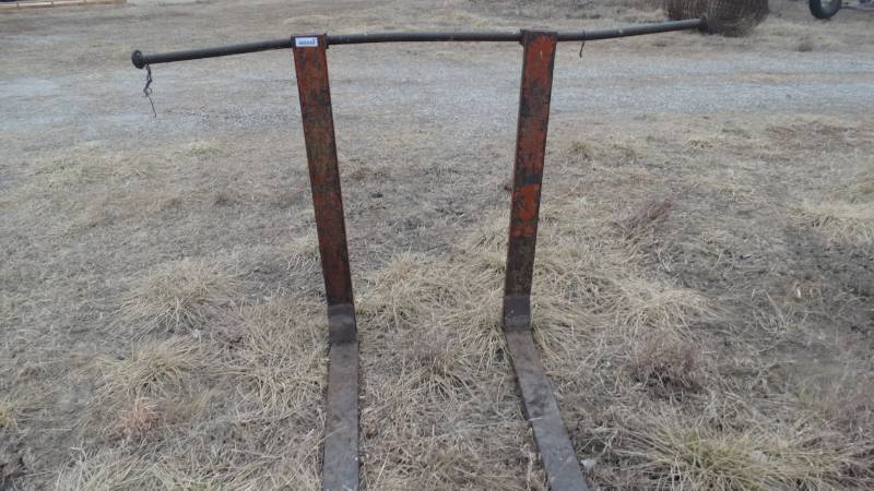 lot 387 image: Loaderbackhoe forklift attachment