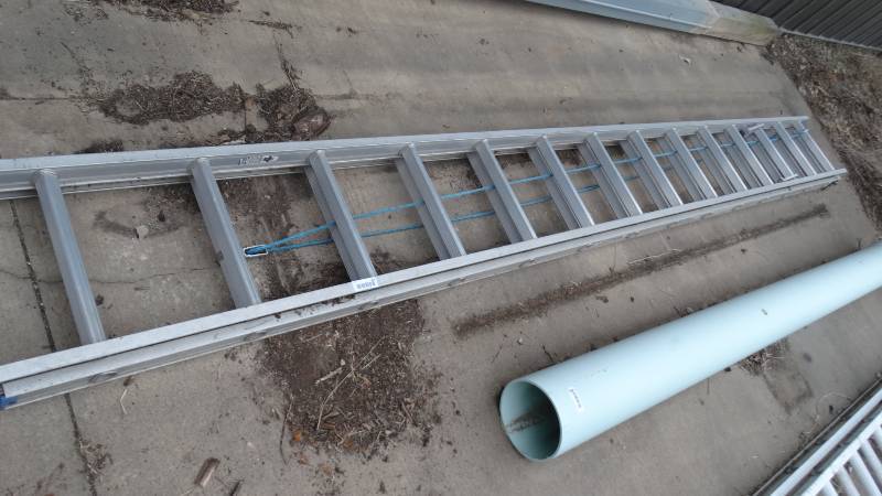 lot 409 image: Werner 24 extension ladder