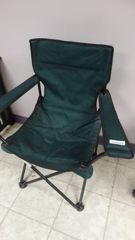 lot 429 image: Folding camp chair
