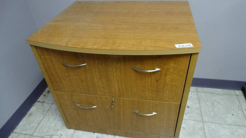 lot 432 image: 2 drawer lateral file cabinet w key