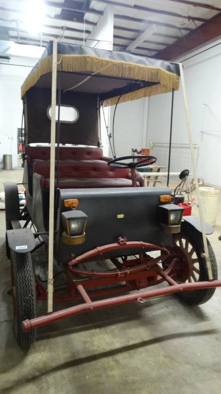 lot 453 image: Custom built replica of a horseless carriage supported by a 1927 Plymouth chasse