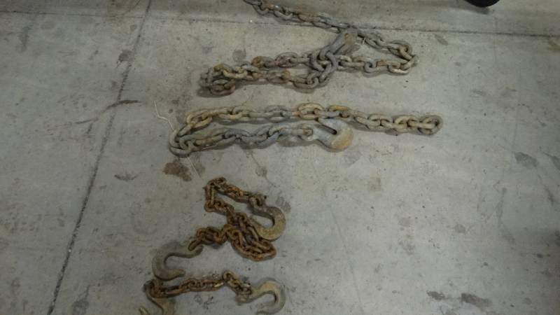 lot 456 image: Lot of various chains & hooks