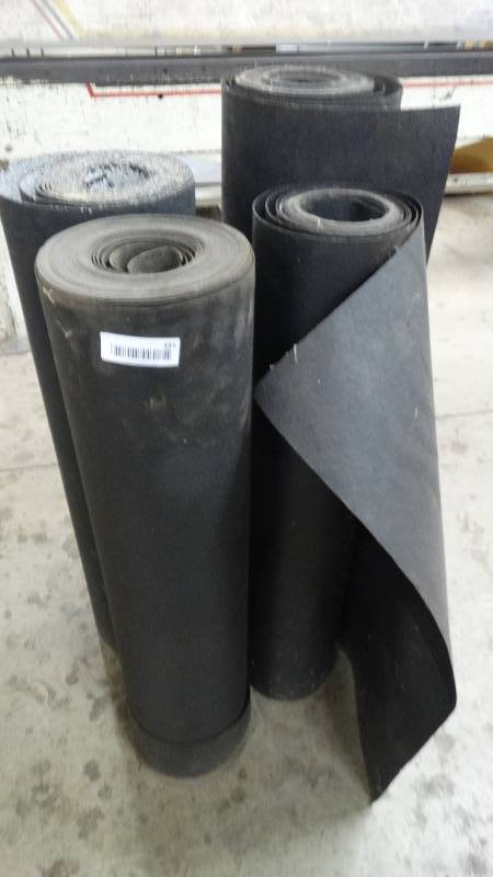 lot 485 image: 4 rolls of tar paper