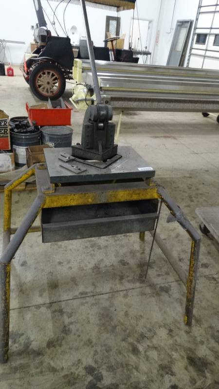 lot 491 image: Whitney metal tool shear on metal stand