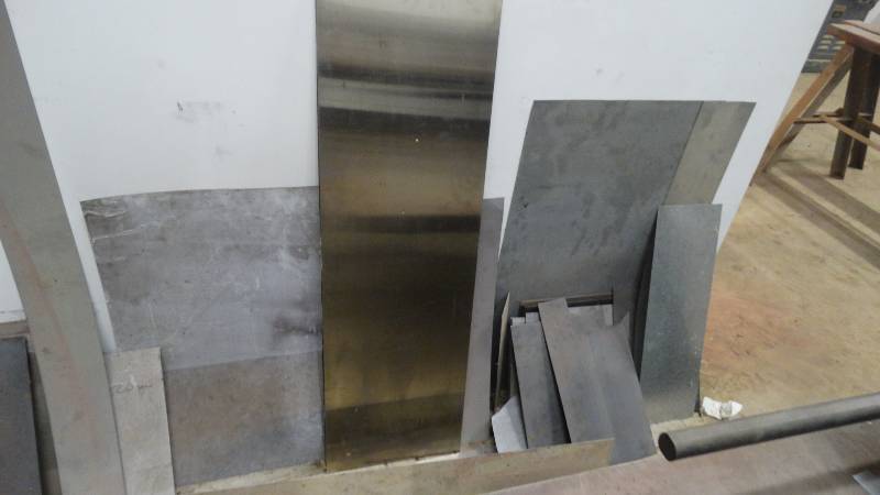 lot 495 image: Lot of various size sheet metal material