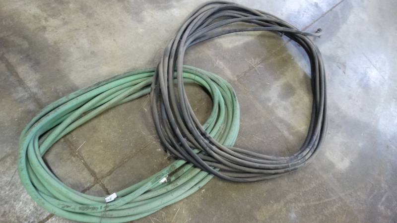 lot 512 image: 2 water hoses