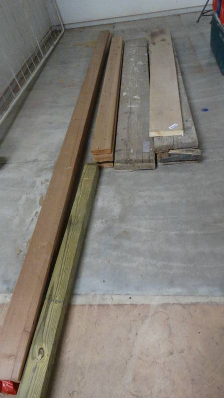 lot 551 image: Lot of lumber