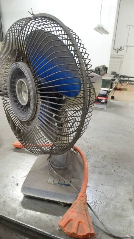 lot 574 image: Fan & extension cord
