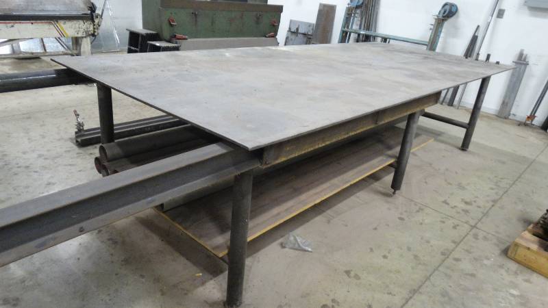 lot 590 image: Heavy Duty solid steel shop table w extension rails