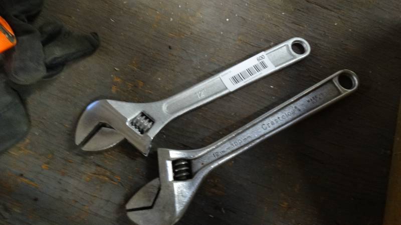 lot 600 image: 2 crescent wrenches- 12