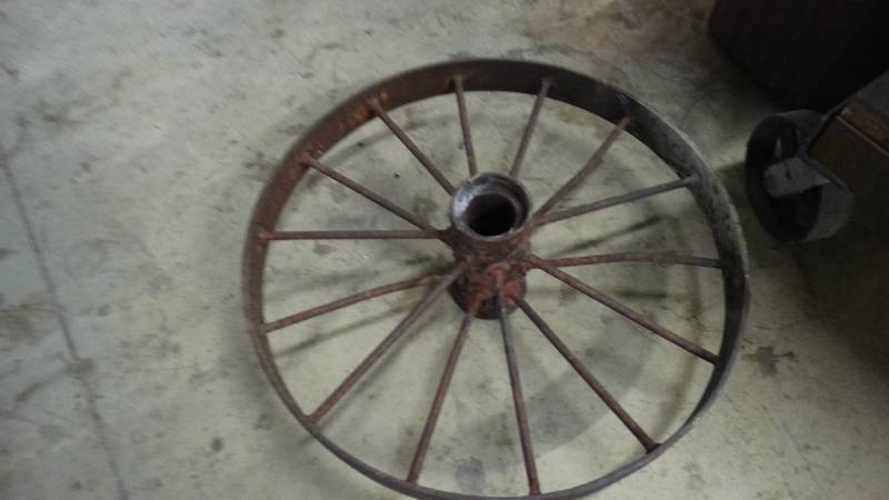 lot 602 image: Old iron wheel