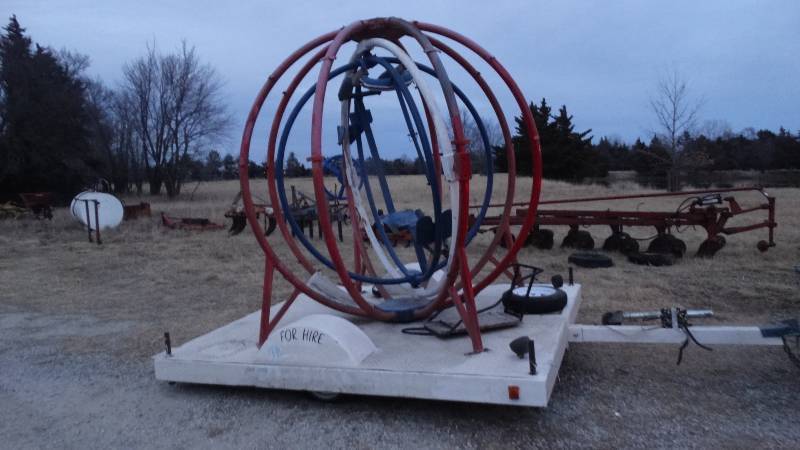 lot 1 image: Space Ball Trailer mounted amusement ride